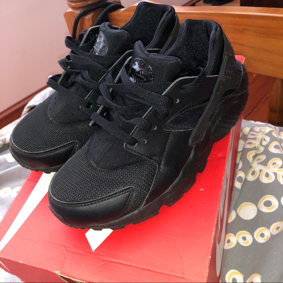 all black huaraches
